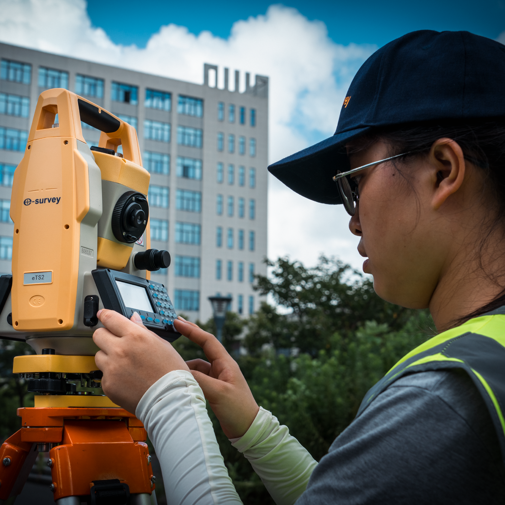 eTS2 Total Station, view 2